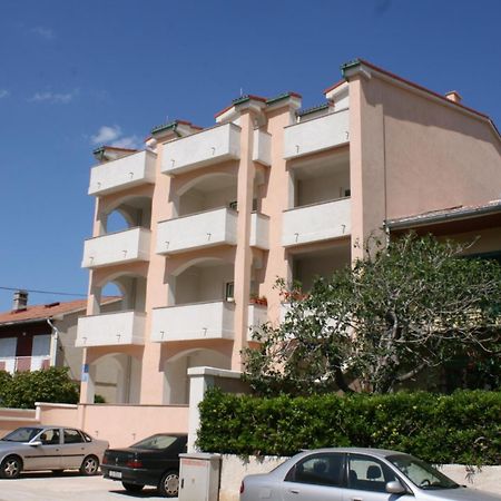 Apartments And Rooms By The Sea Pag - 6311 Pag Town Exterior photo