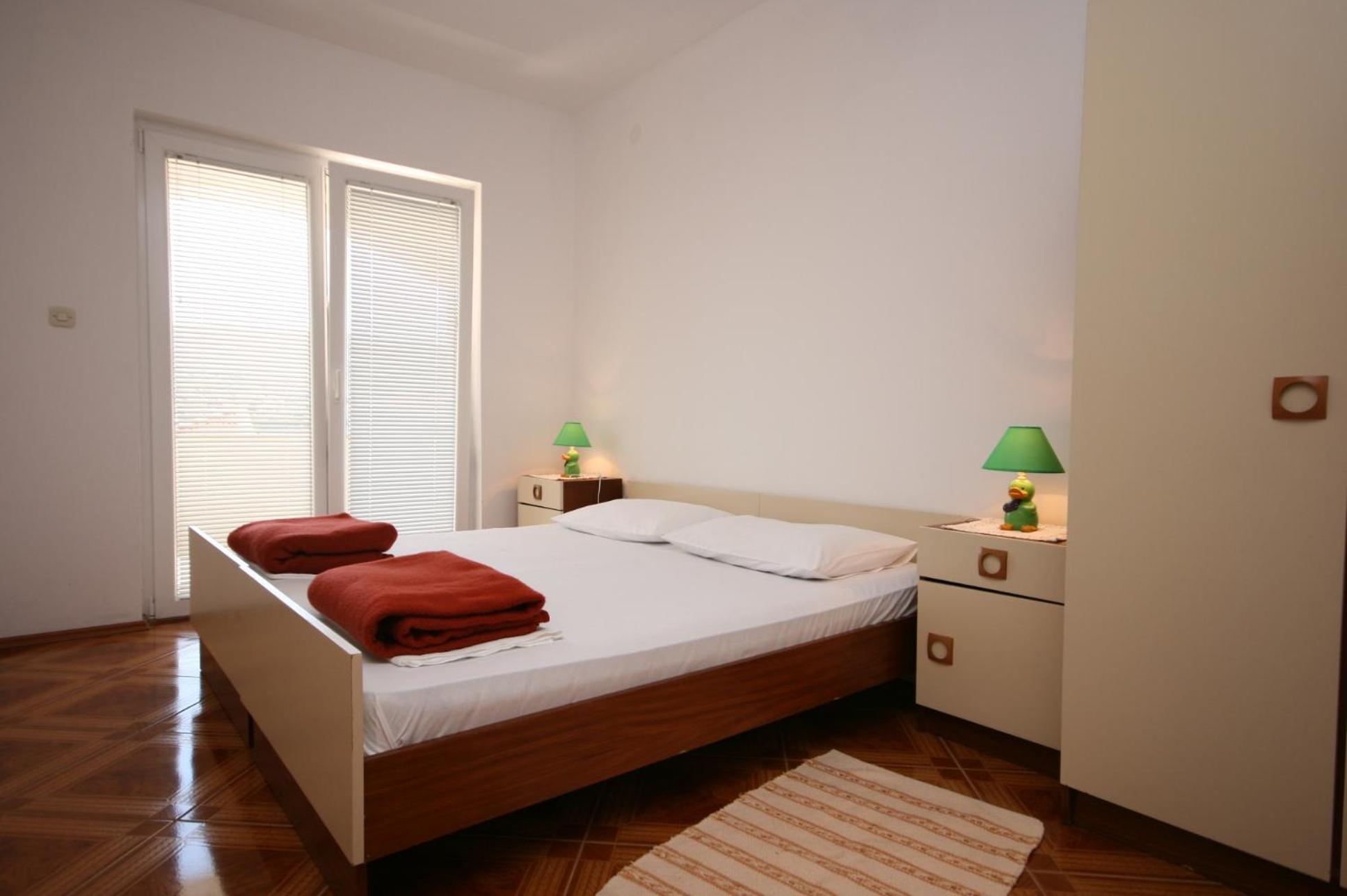 Apartments And Rooms By The Sea Pag - 6311 Pag Town Exterior photo