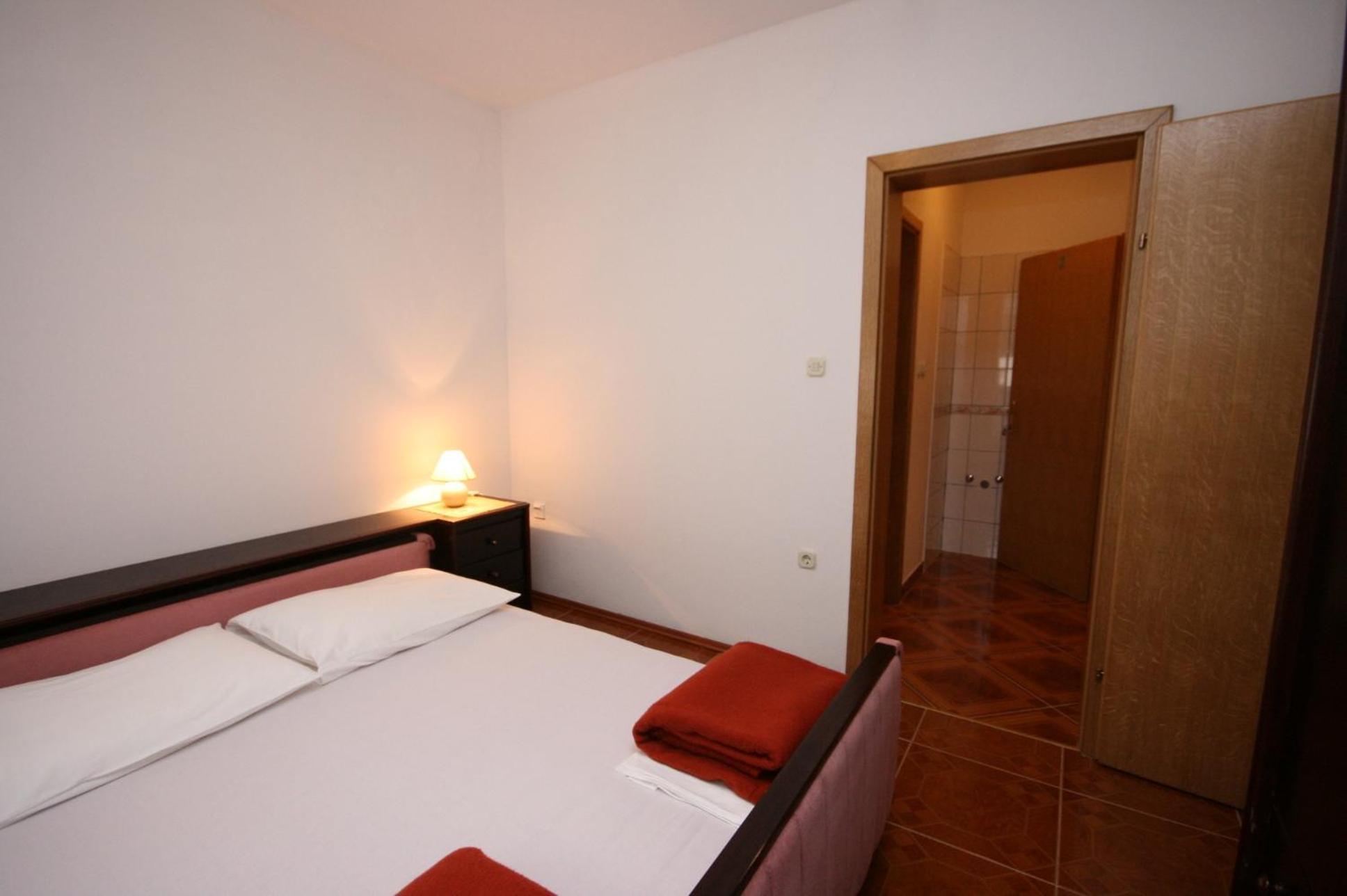 Apartments And Rooms By The Sea Pag - 6311 Pag Town Room photo