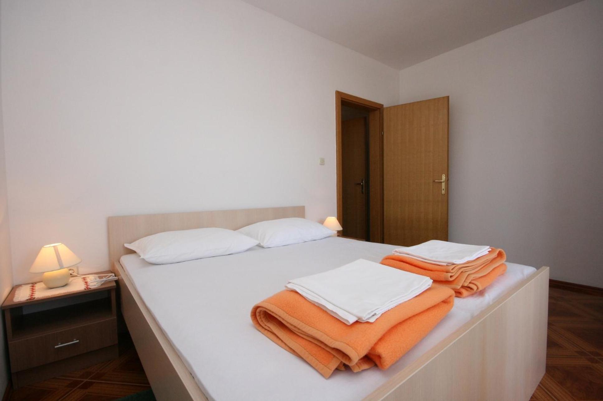 Apartments And Rooms By The Sea Pag - 6311 Pag Town Room photo