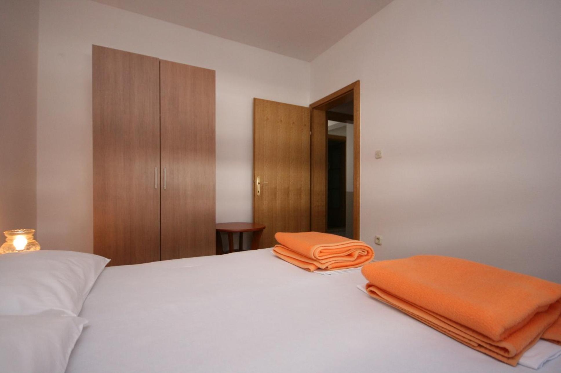 Apartments And Rooms By The Sea Pag - 6311 Pag Town Room photo